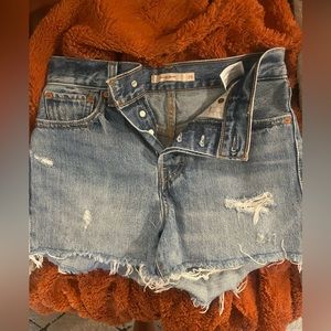 Levi’s Wedgie Shorts Medium Wash Size 25